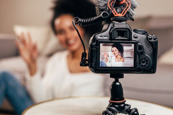 business ideas for students - online influencer